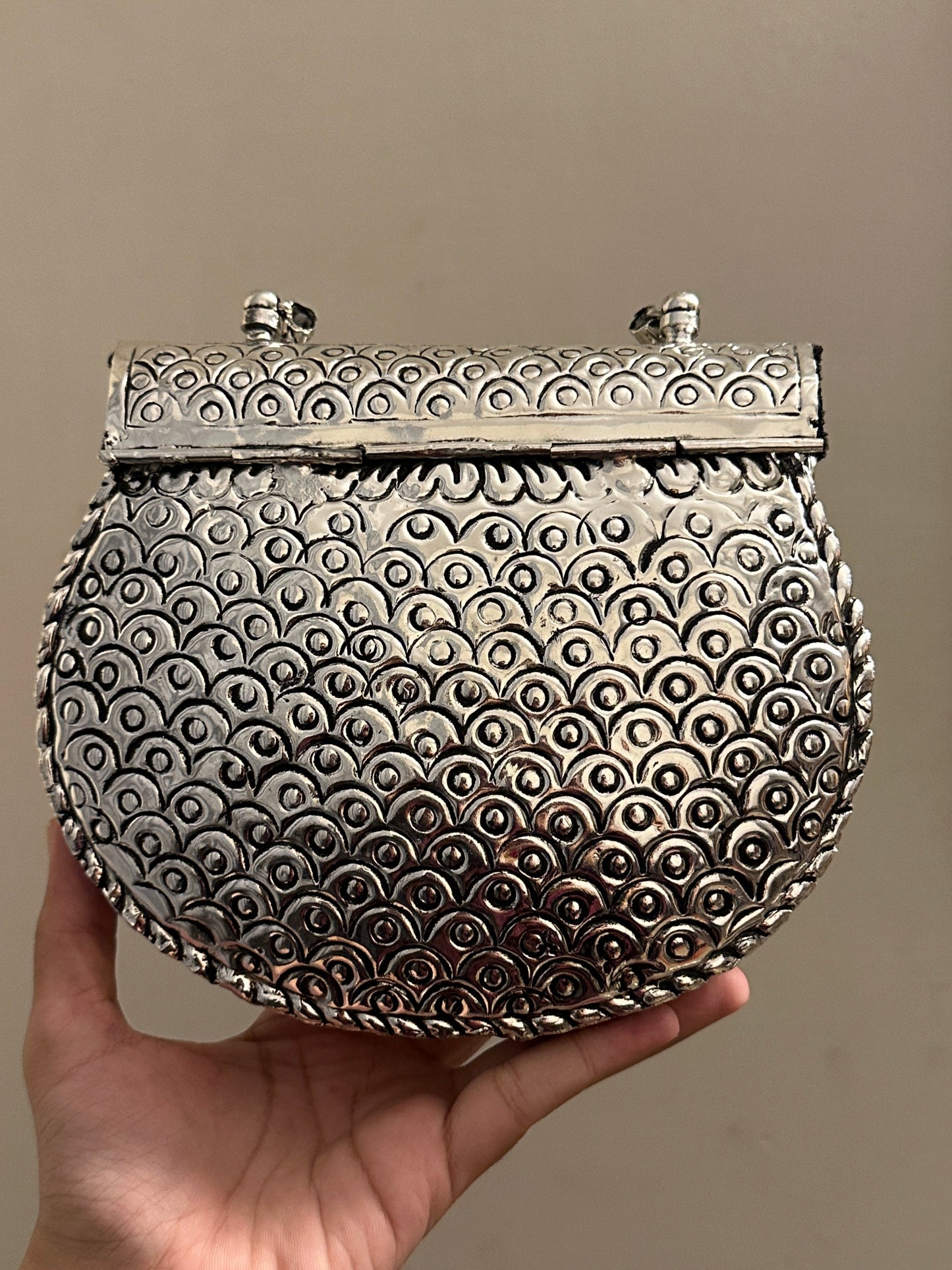 Rajasthani Metal Clutch Design 3