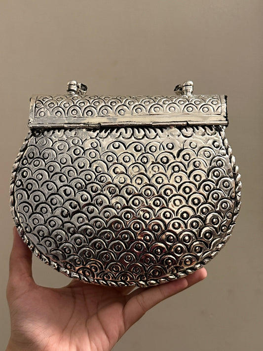 Rajasthani Metal Clutch Design 3