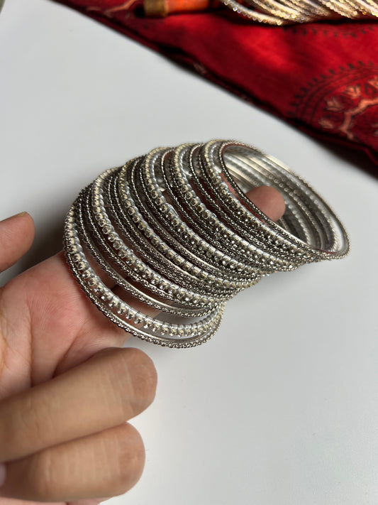 Silver Chamkeeli Bangles Set