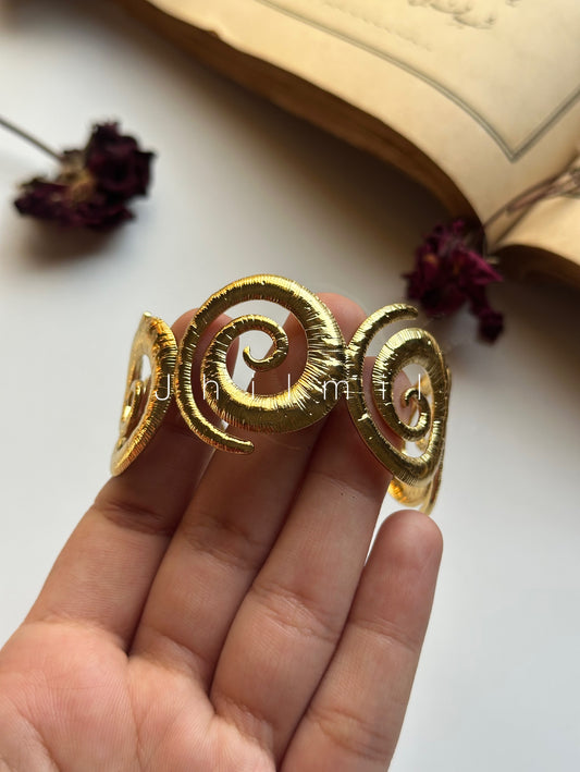 Golden Spiral Handcuff
