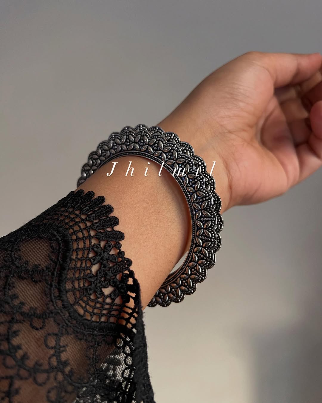 Flower Cut Compressed Bangles