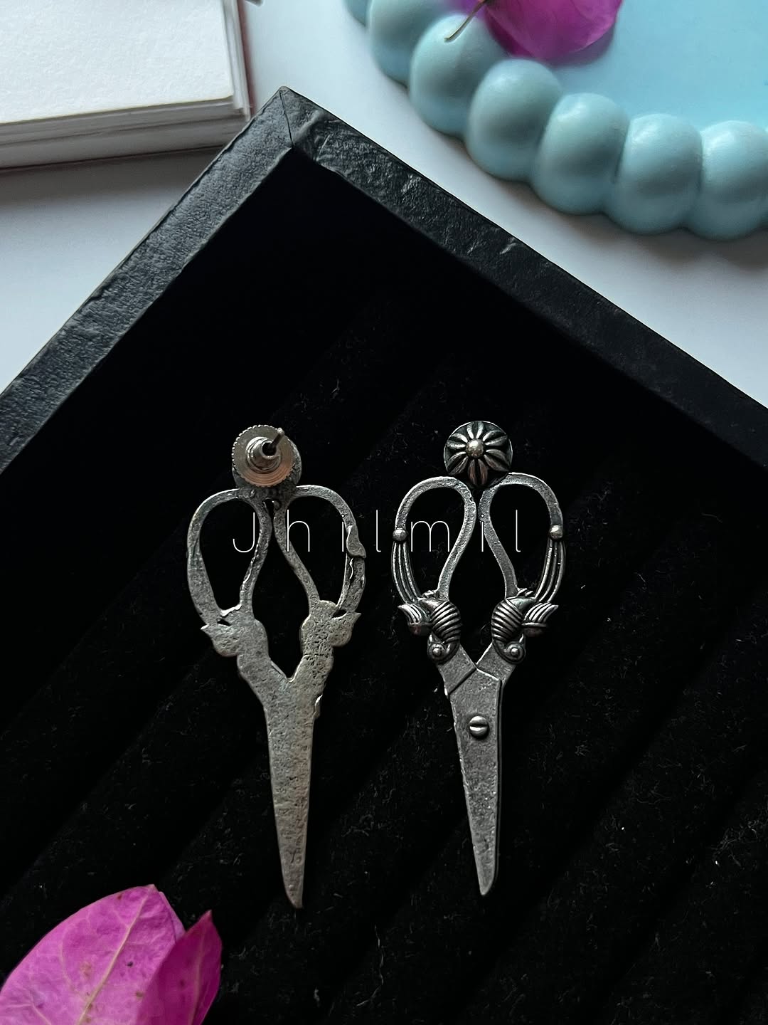 Scissor cut earrings