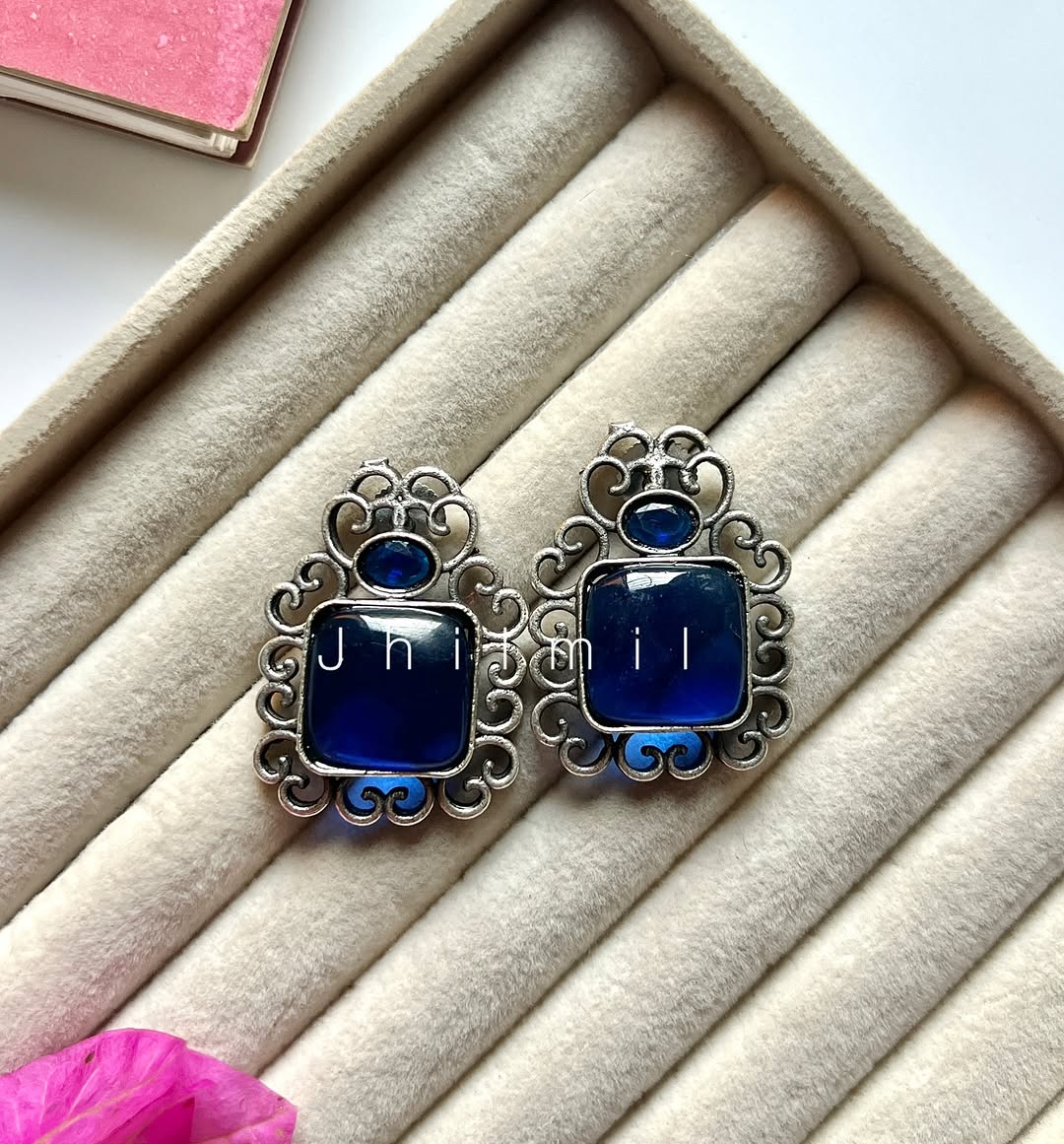 Bloom candy studs