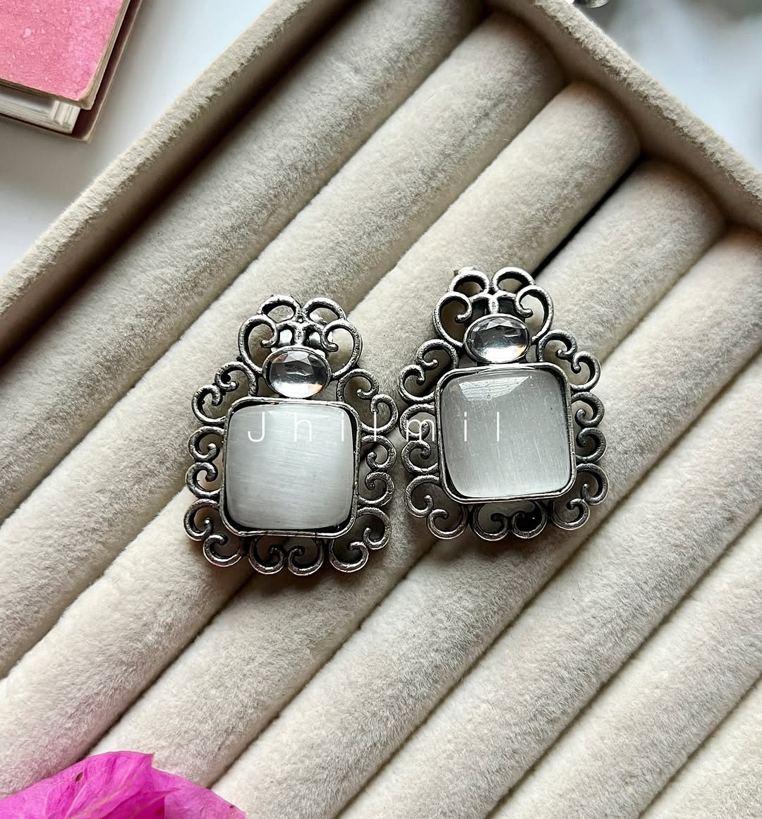 Bloom candy studs