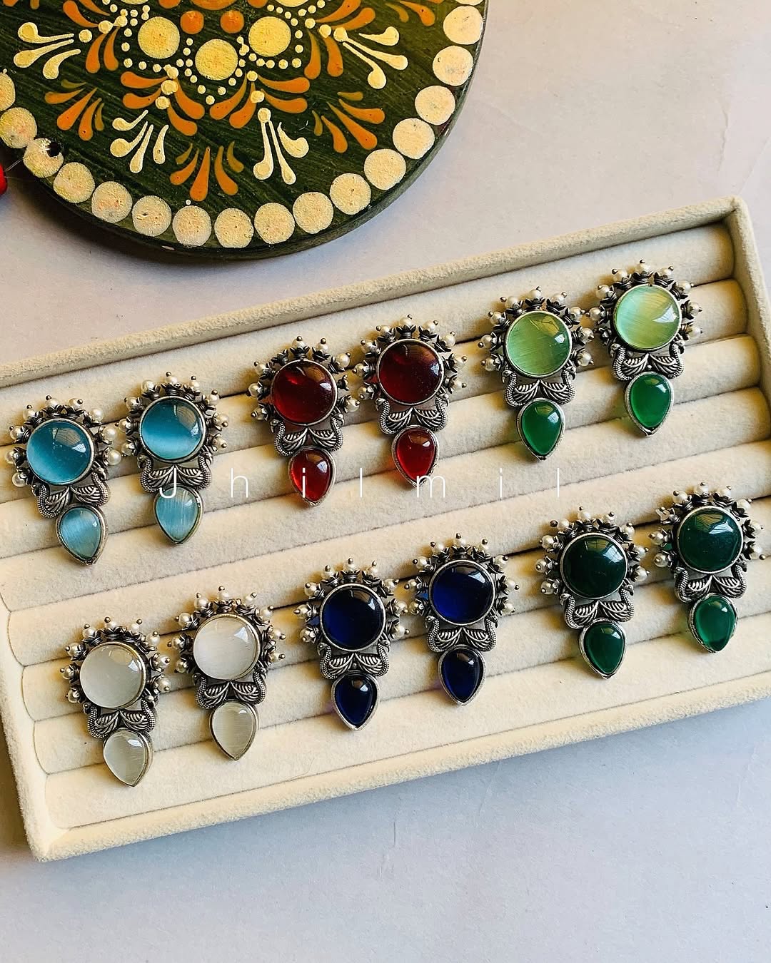 Mor Bahar Ear candy