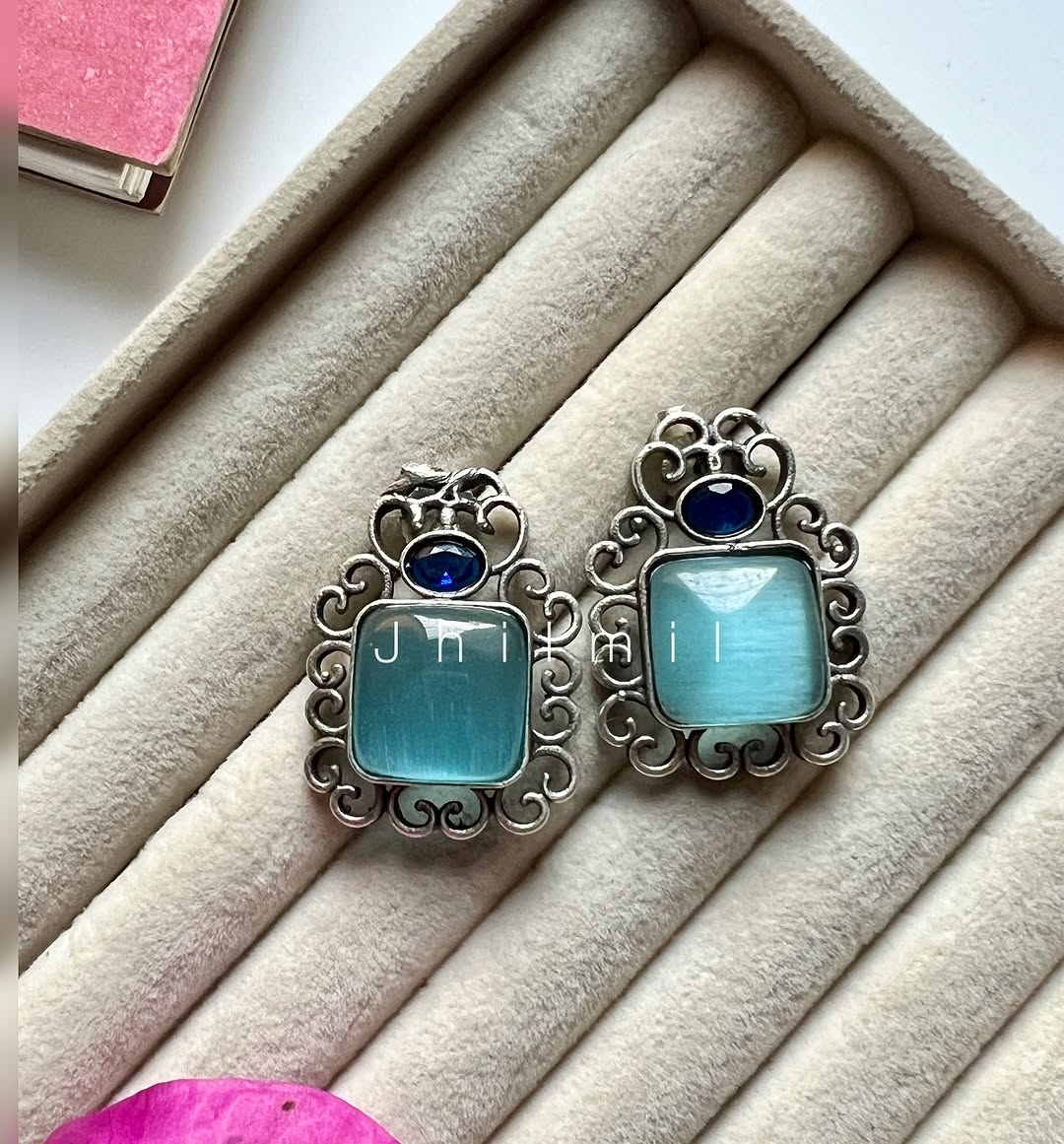 Bloom candy studs