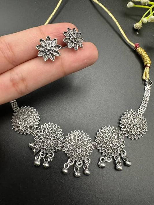 Minimal Oxidized Choker - 01