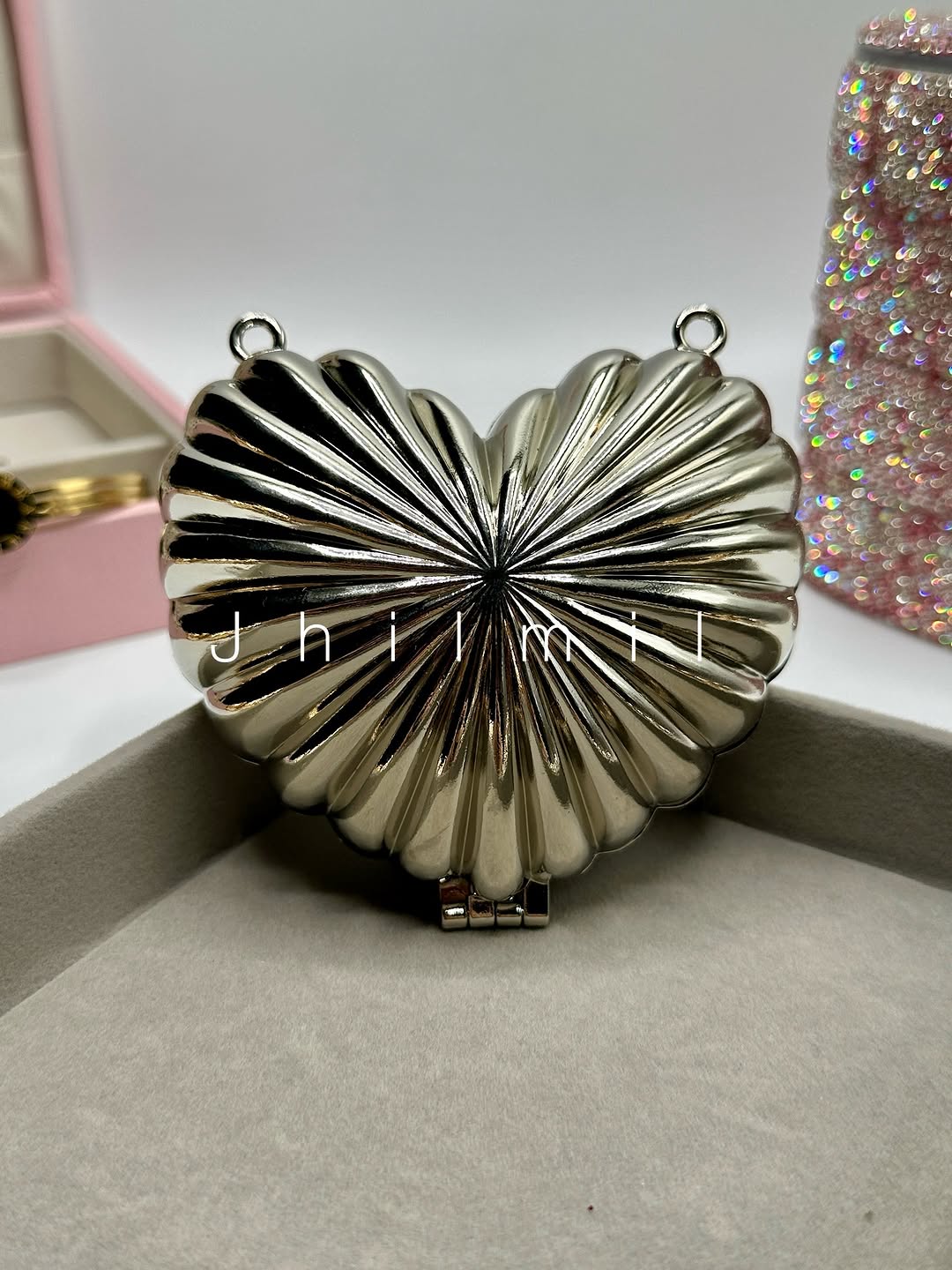Mini Heart Metal Clutch