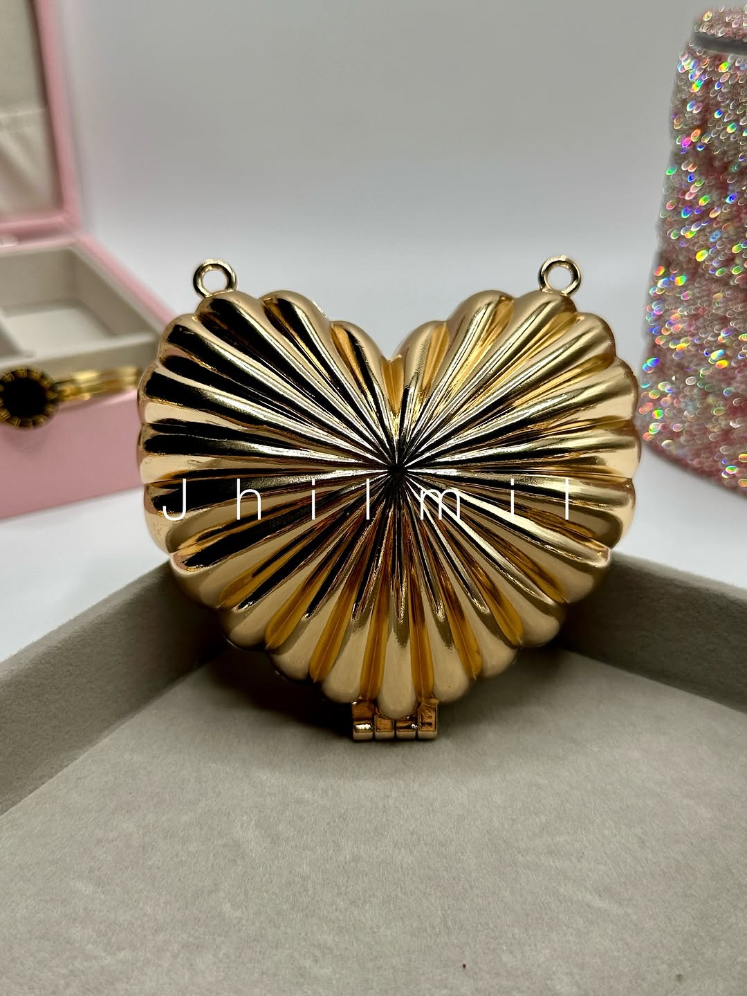 Mini Heart Metal Clutch