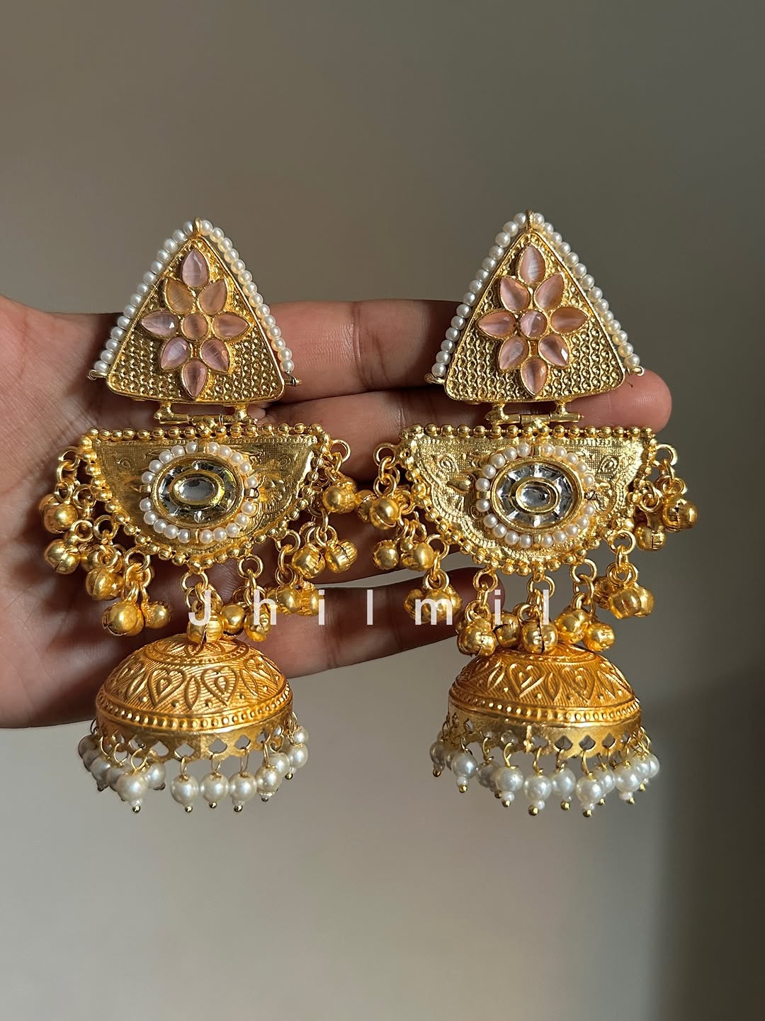 Guzarish Jhumka