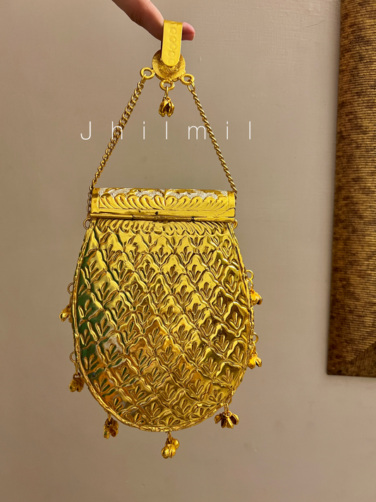 Sunehri Glow Clutch- Design 3