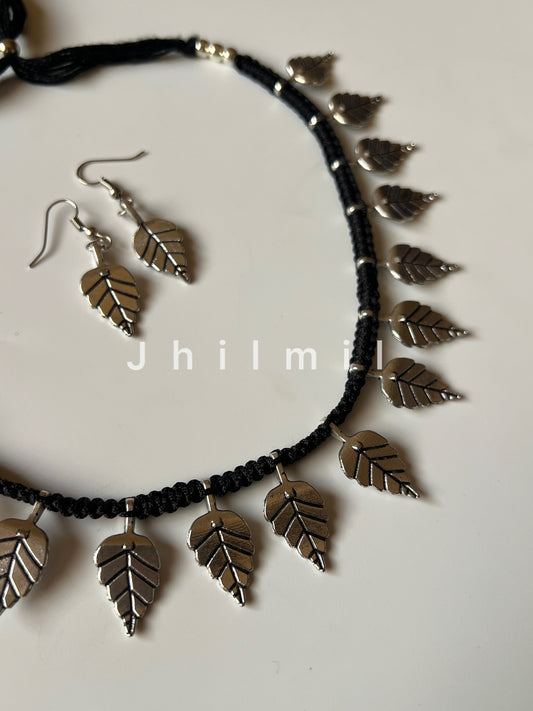 Minimal Dori Choker Design 5