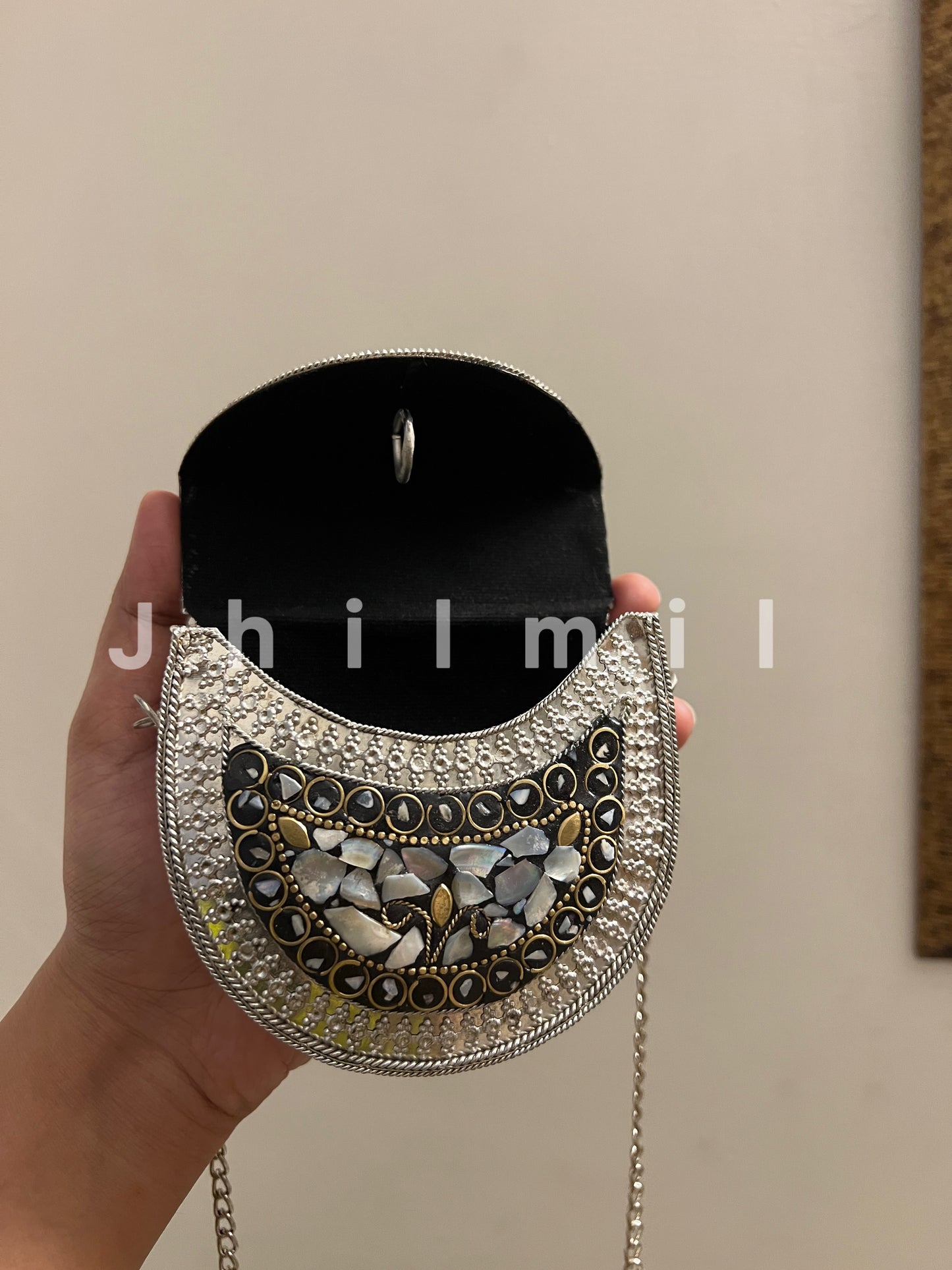 Silver Seep Metal Clutch