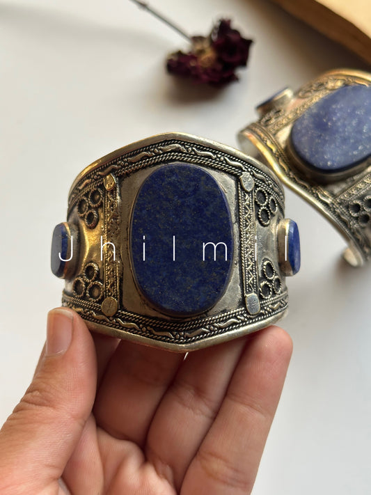 Vintage Metal Handcuff - 10