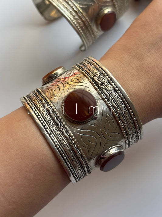 Vintage Metal Handcuff -1