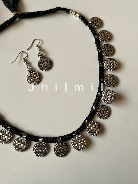 Minimal Dori Choker Design 1