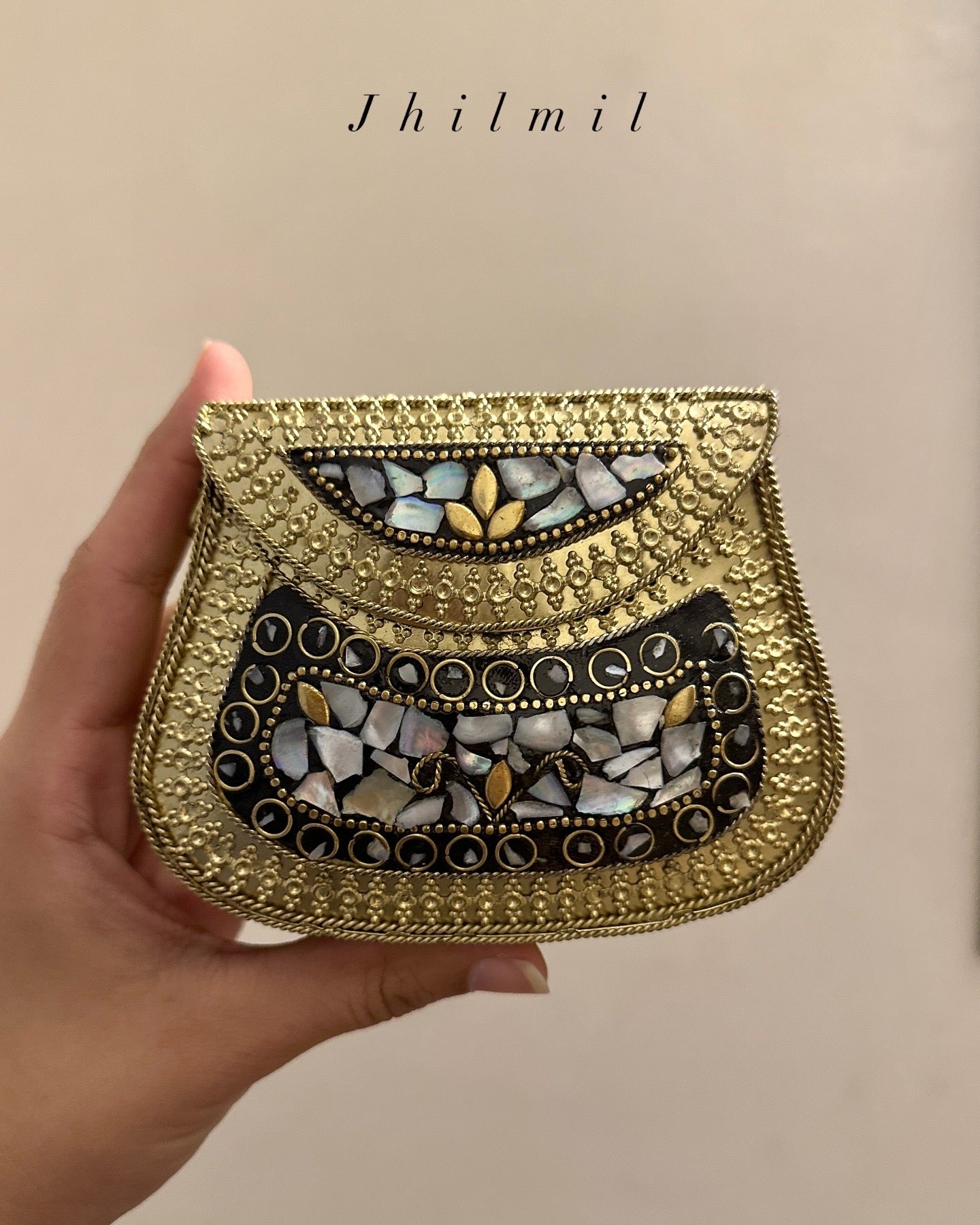 Small Golden Potli Seep Clutch