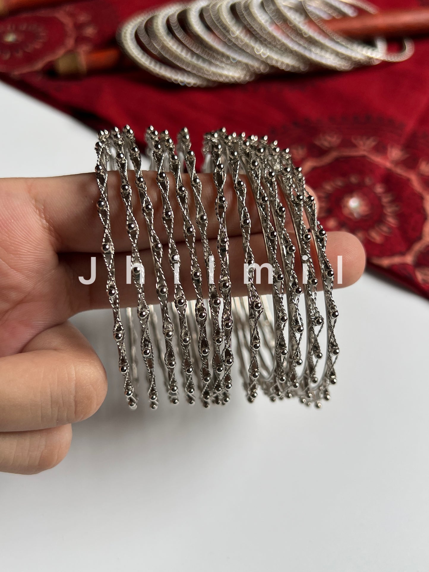 Silver Zig Zag Dotted Bangles
