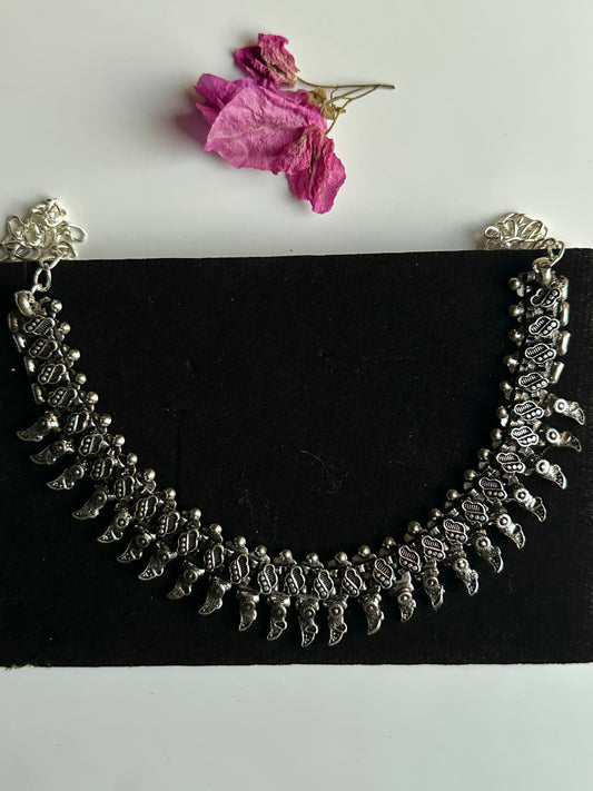 Minimal Choker Design 6