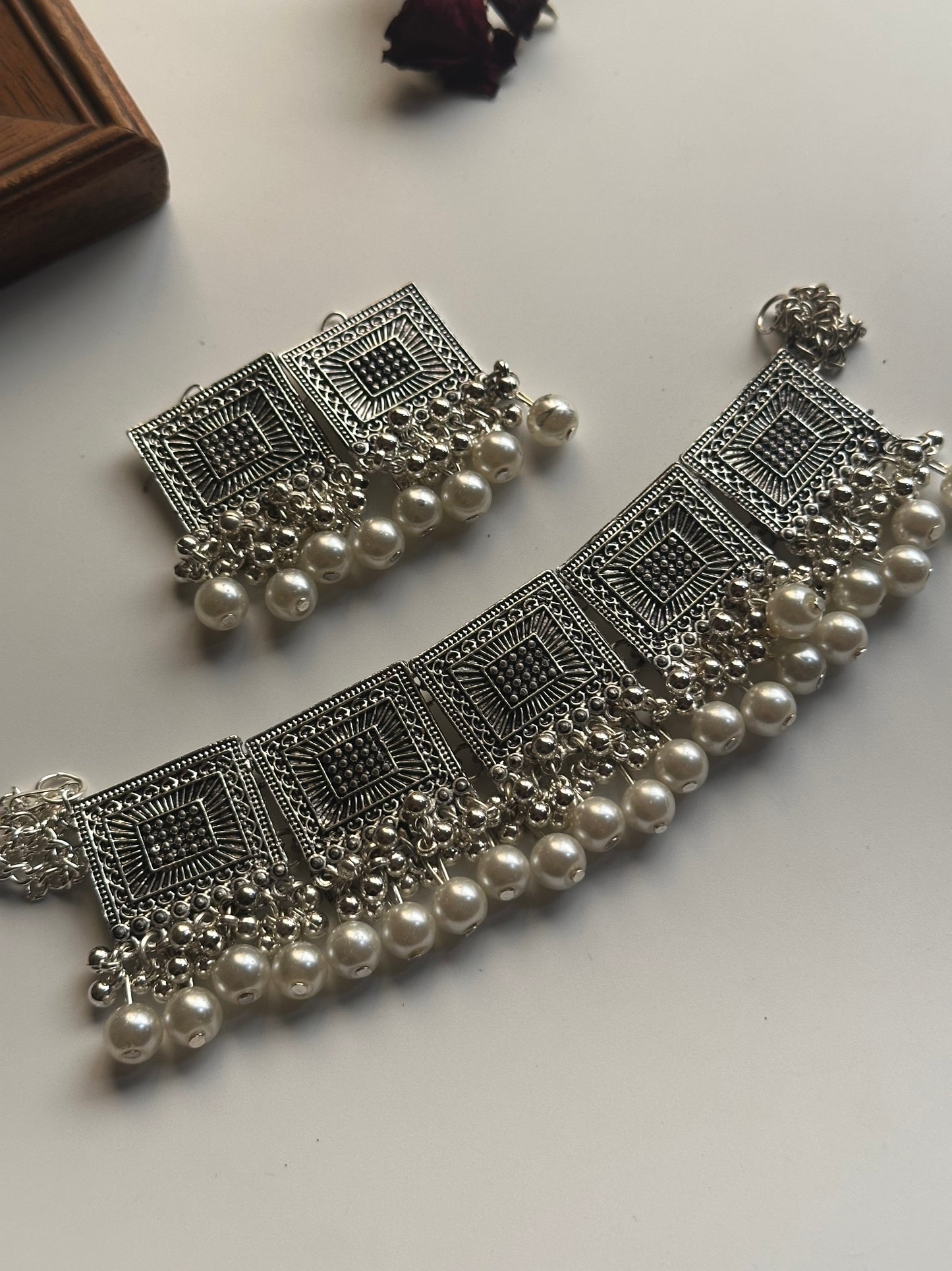 Square Pearl Choker Set