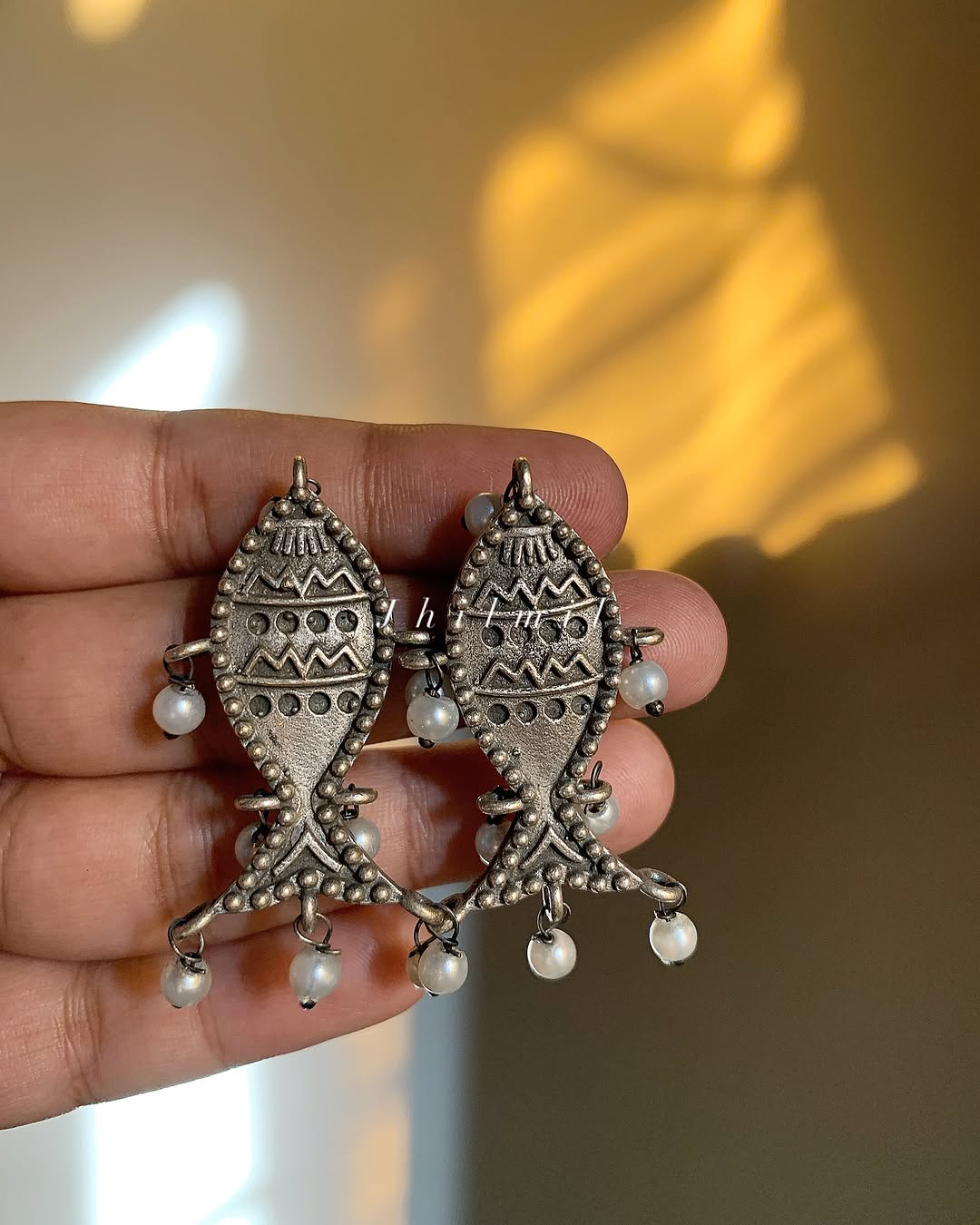 Fish studs