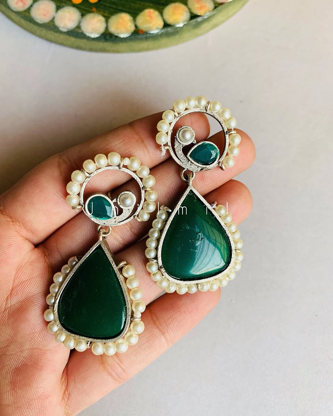 Peacock pearl Dangling ear candy