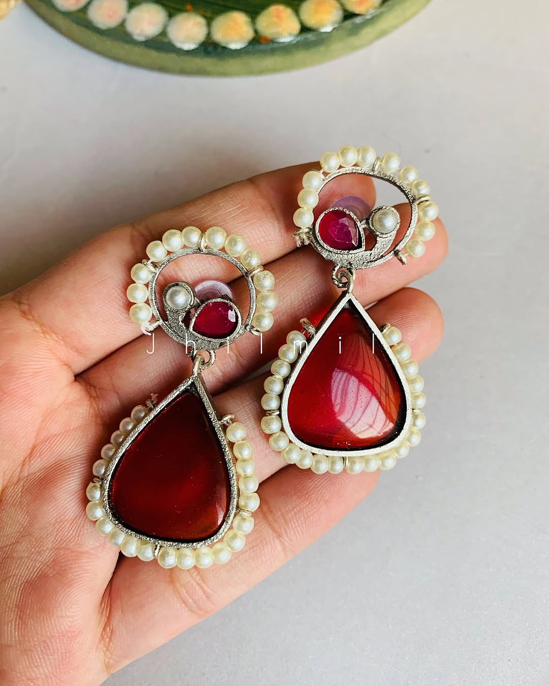 Peacock pearl Dangling ear candy