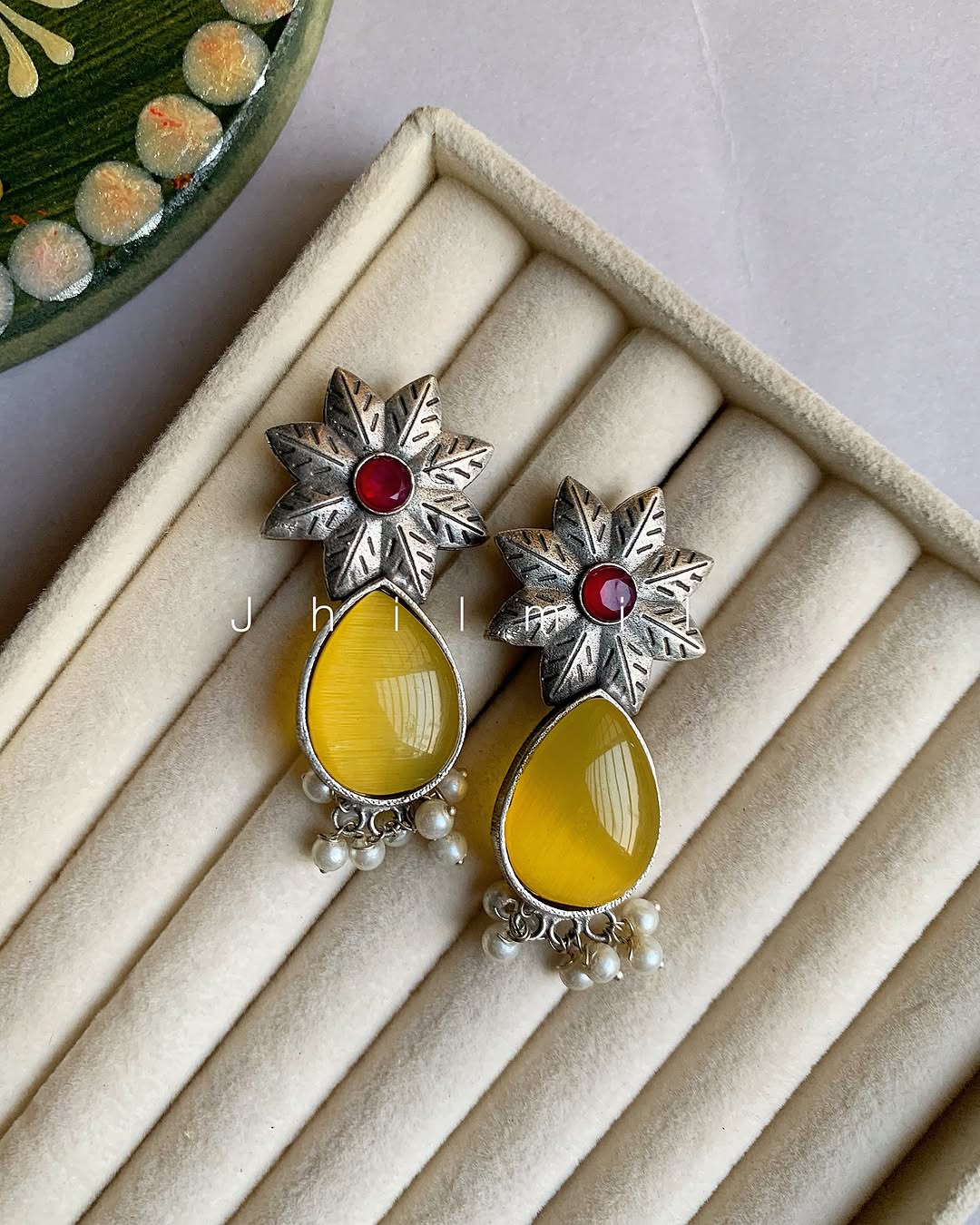 Flower stone drop Ear candy