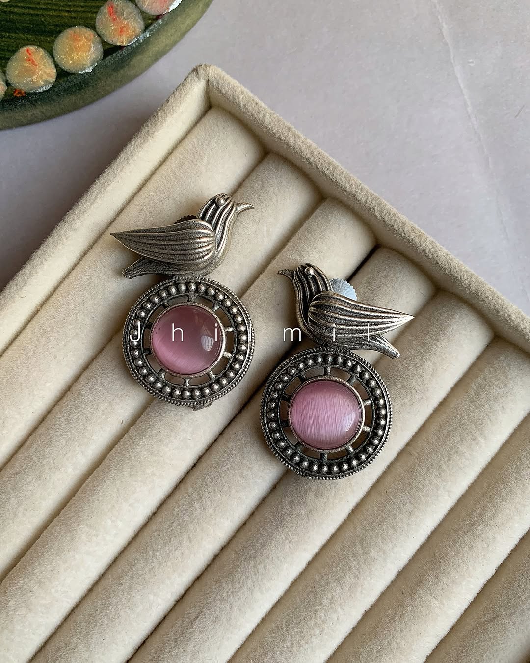 Bird Motif Circled Ear candy