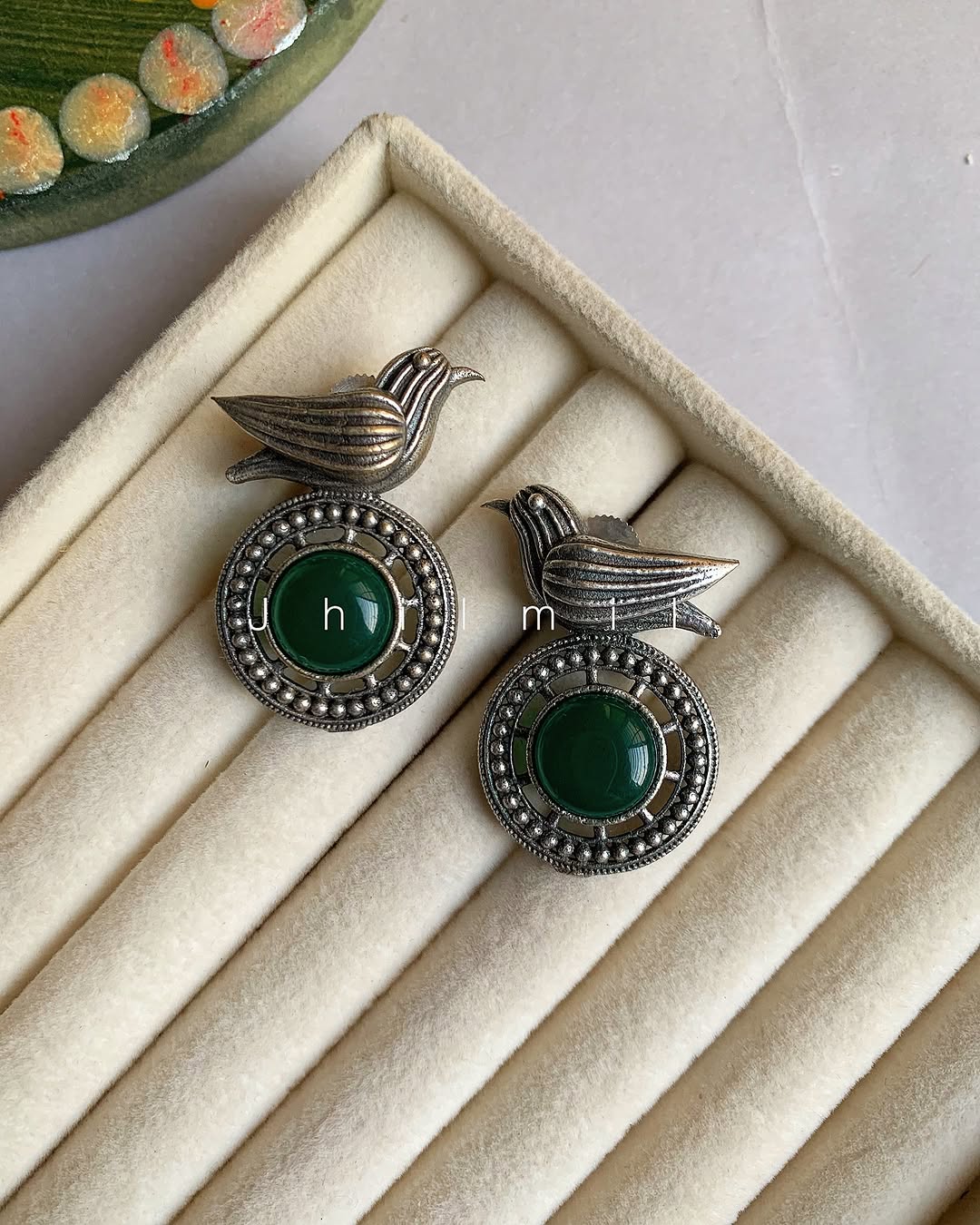 Bird Motif Circled Ear candy