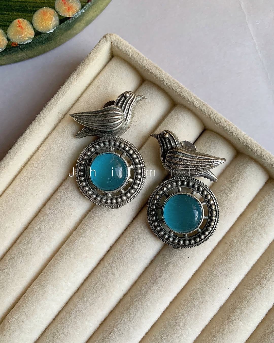 Bird Motif Circled Ear candy