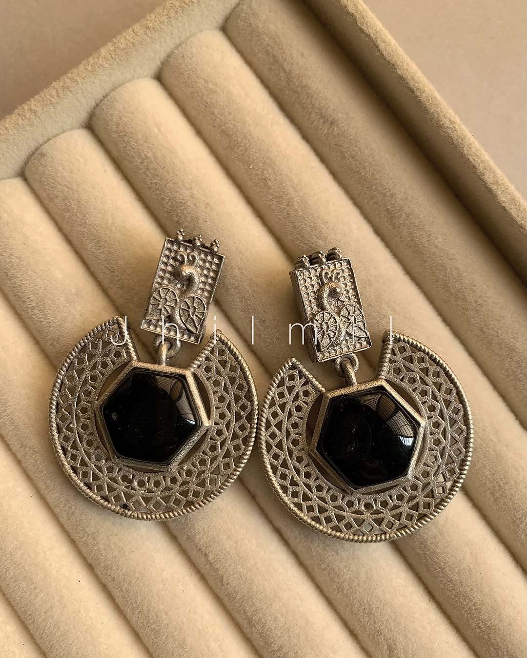 Hexagon Mor Carved ear Candy