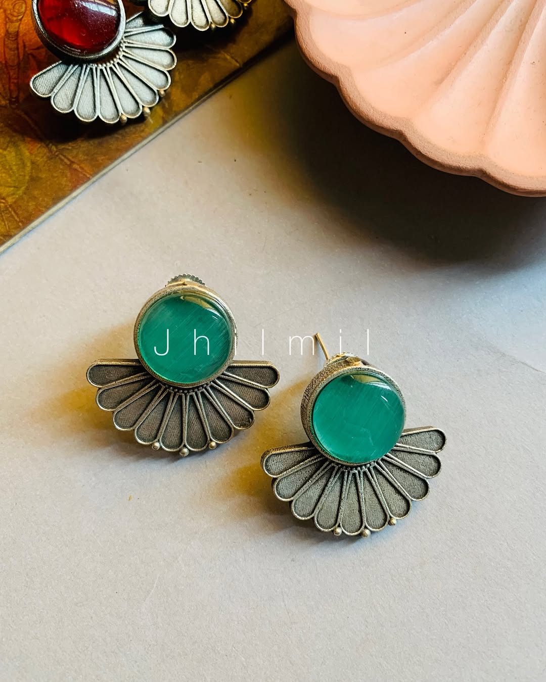 Pankhi ear candy