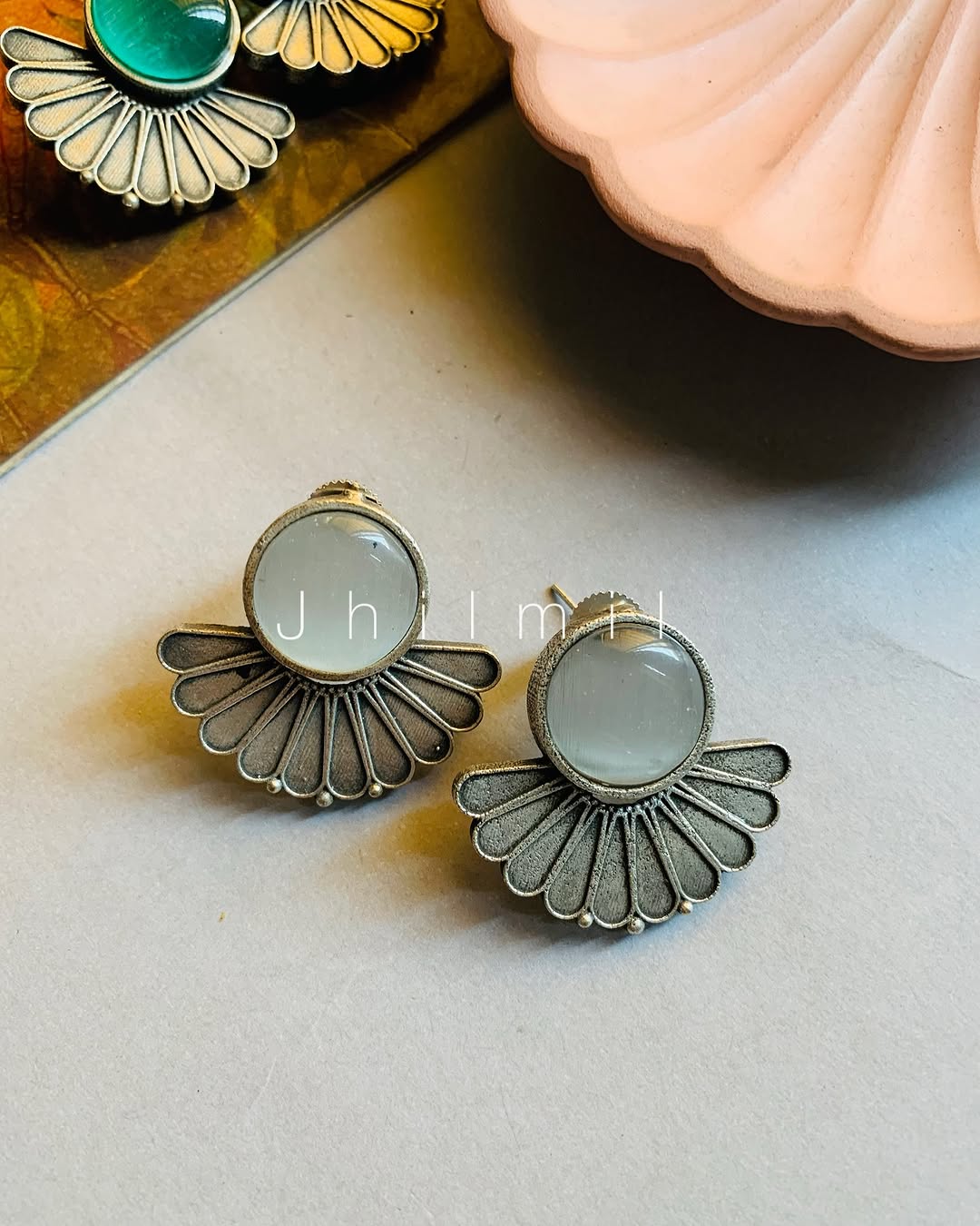 Pankhi ear candy