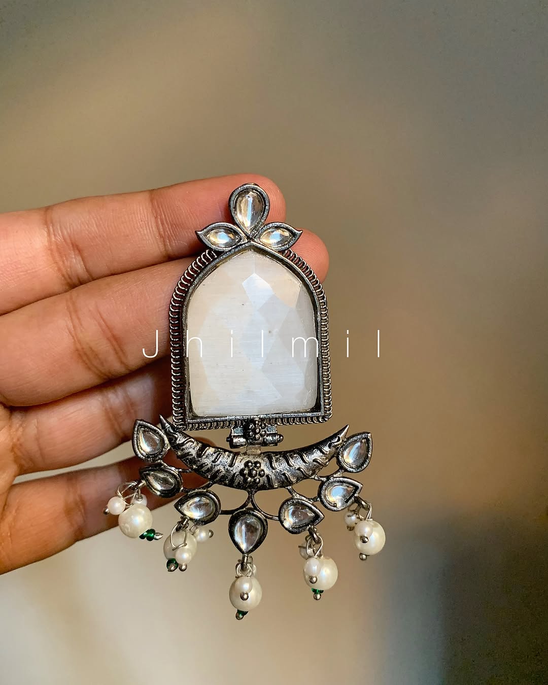 MonaLisa Stone Dangling earring