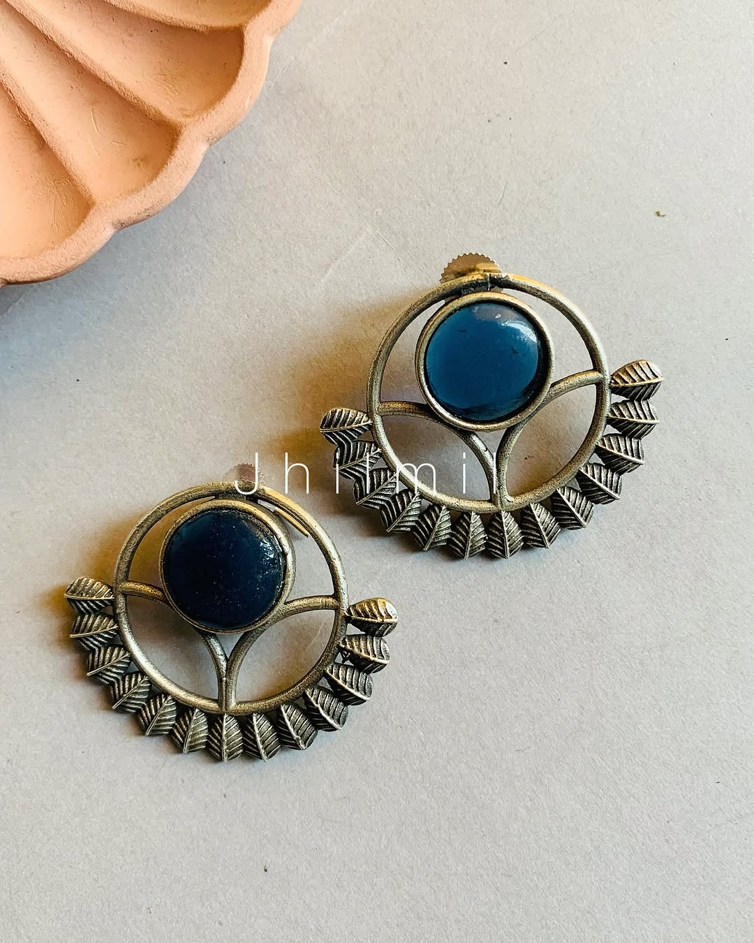 Leaf Carved Circles ear candies