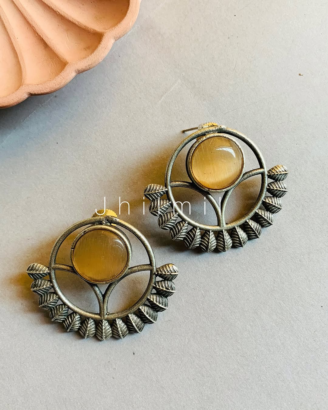 Leaf Carved Circles ear candies