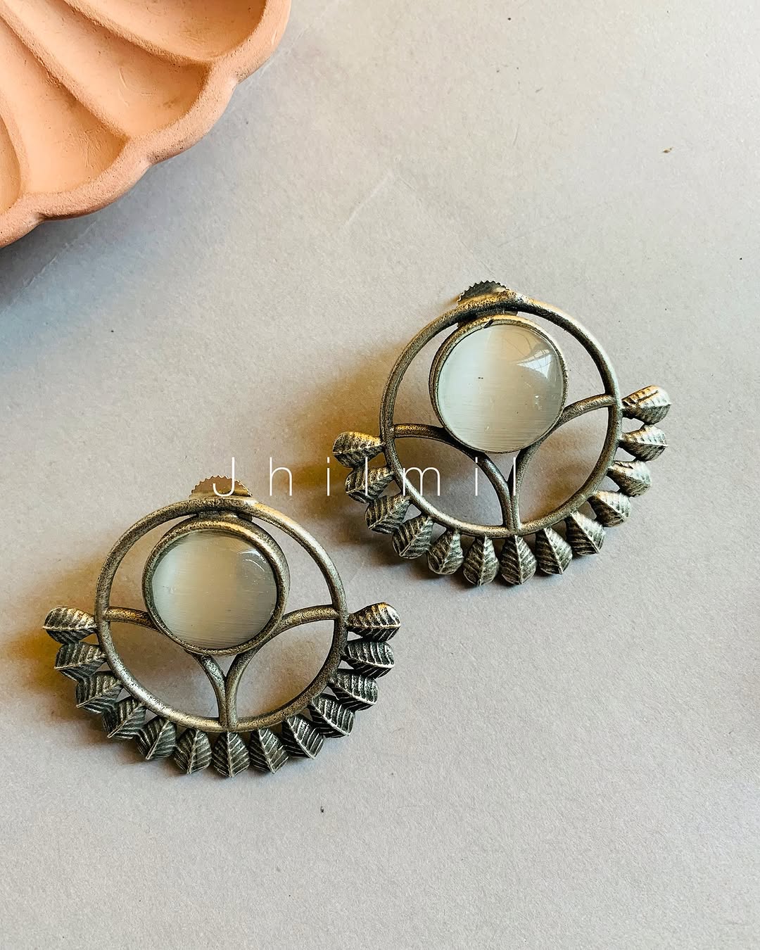 Leaf Carved Circles ear candies