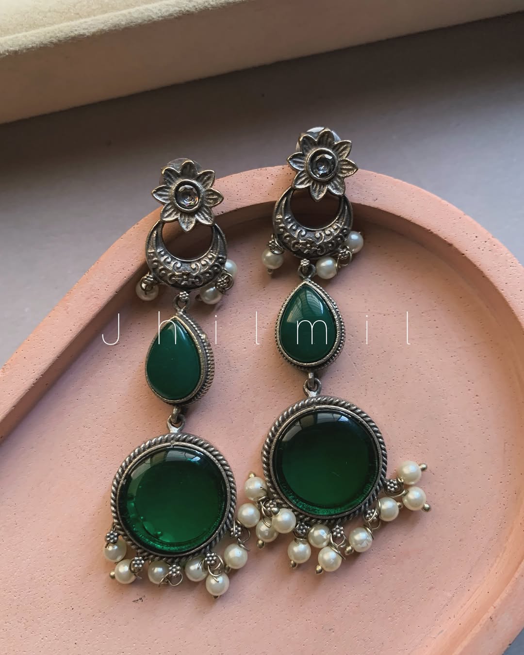 Mini Chand Dangling Ear candy