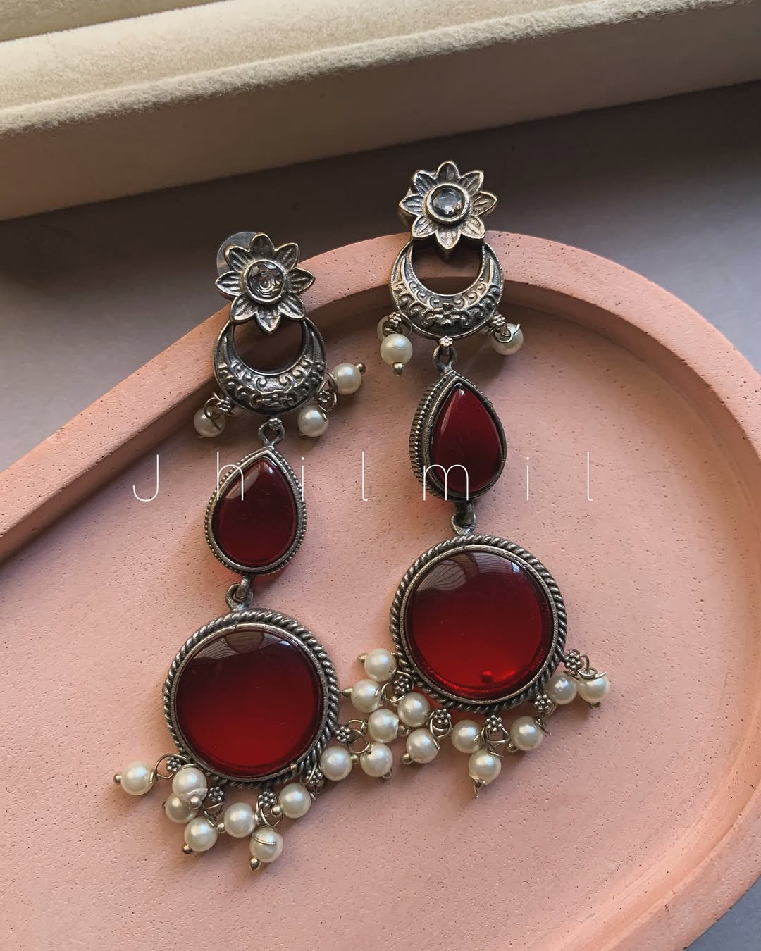 Mini Chand Dangling Ear candy