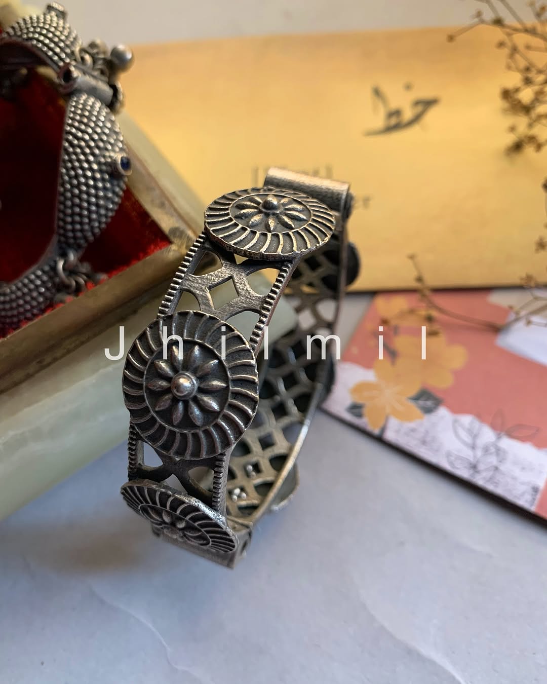 Phool chakra oxidized kara