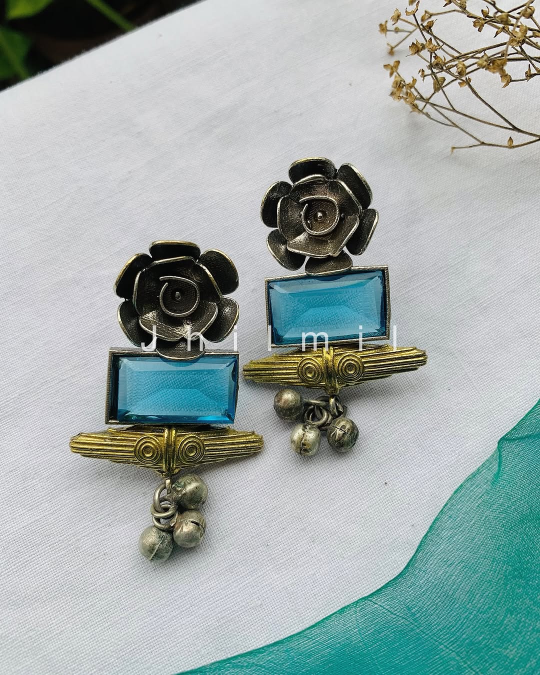 Dual tone floral oxidized earrings