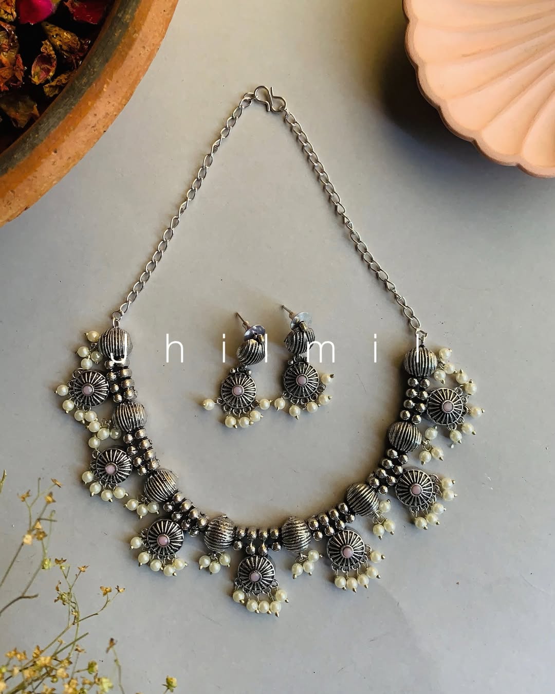 Round Designed Choker set