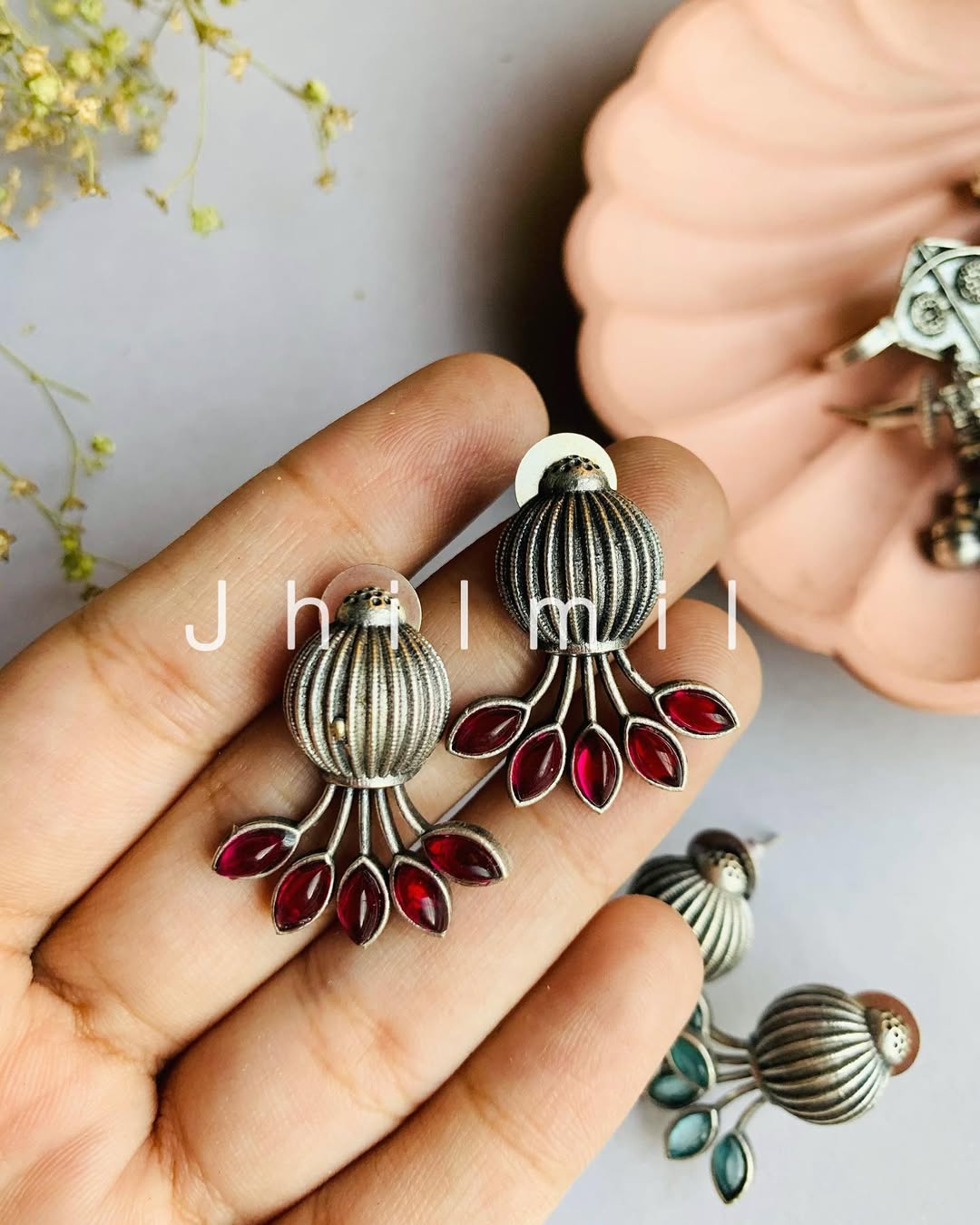 Gul Meena Ear candy