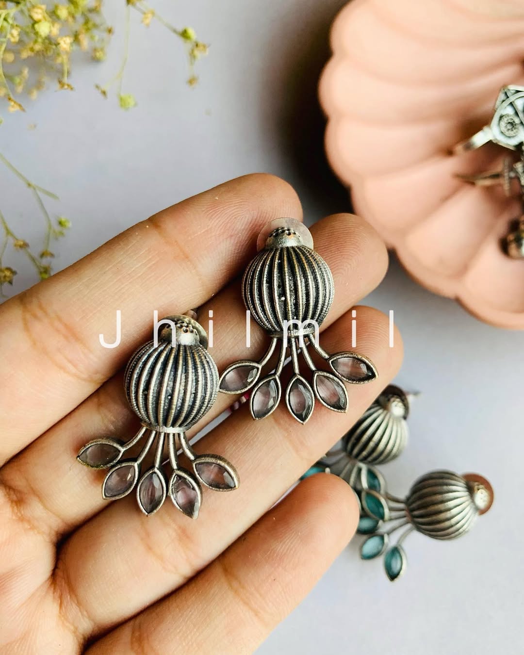 Gul Meena Ear candy