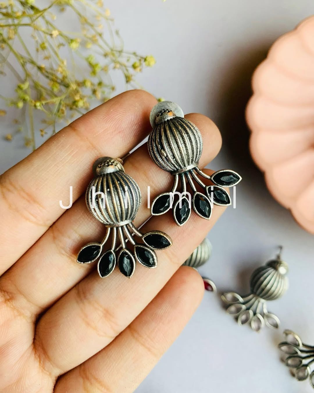 Gul Meena Ear candy