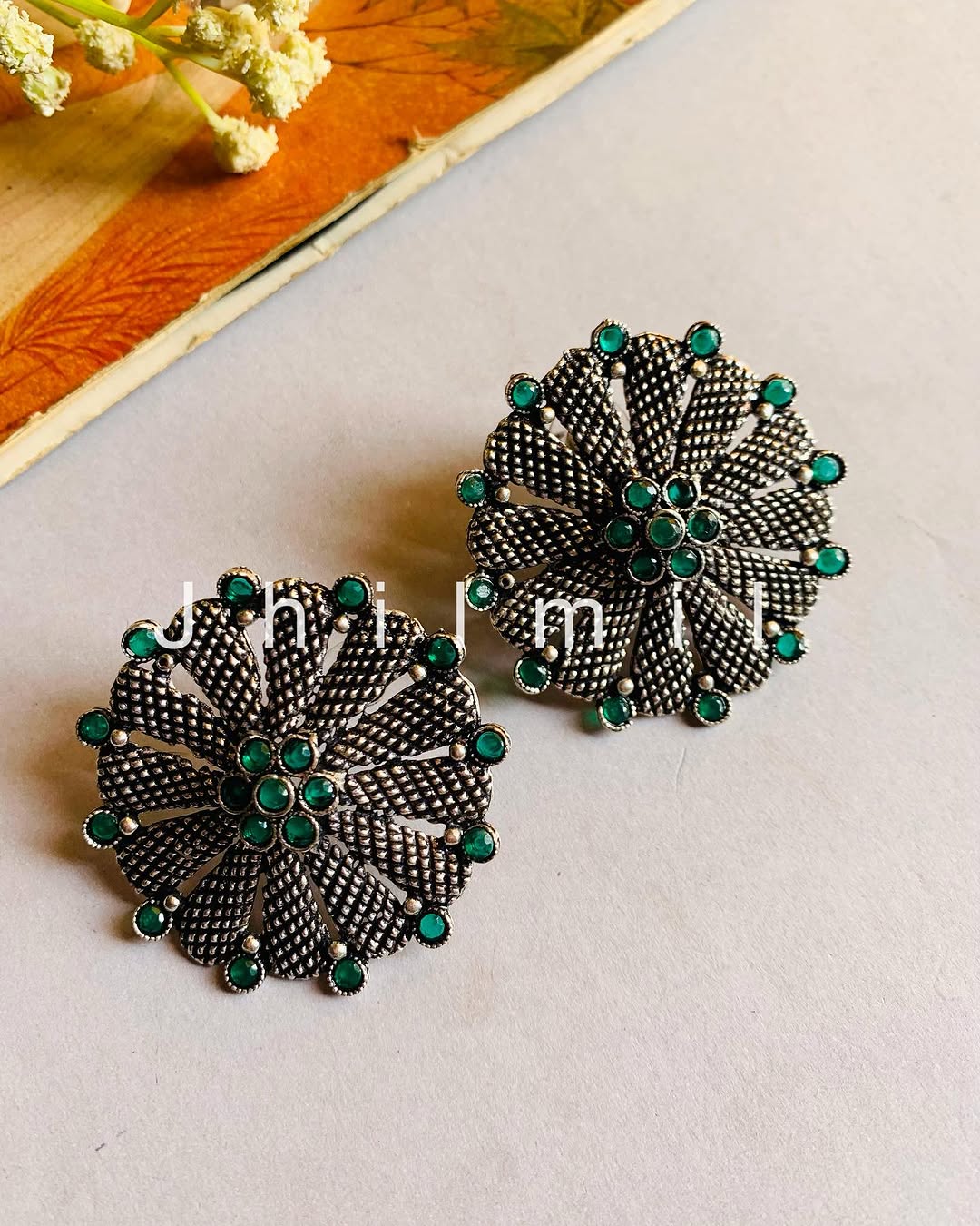Flower edge studded ear candy