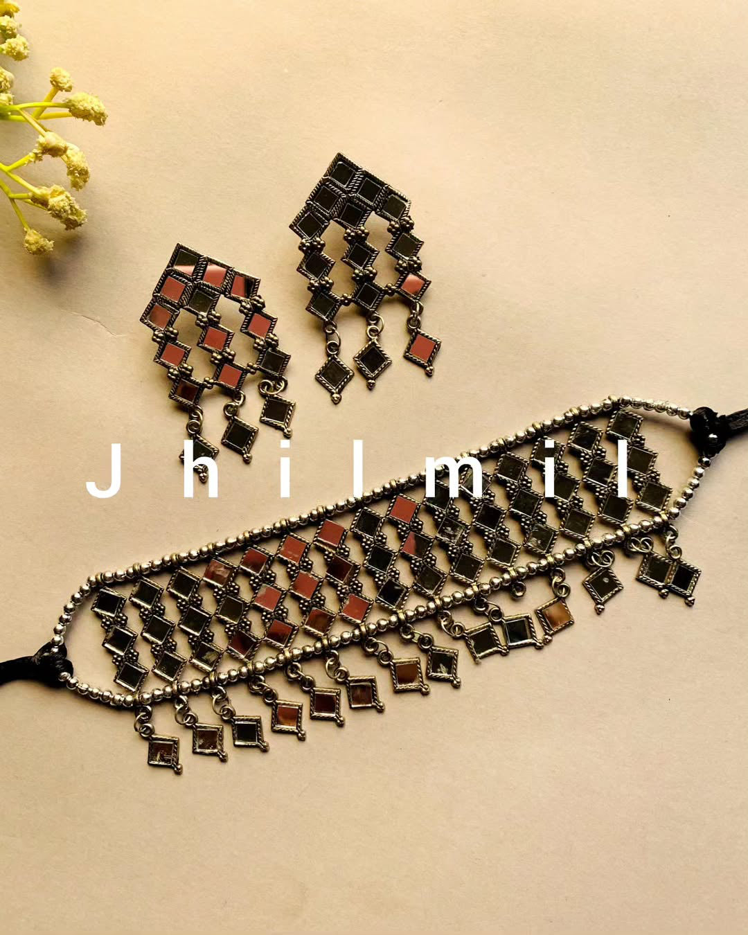 Trendy Mirror Choker Set