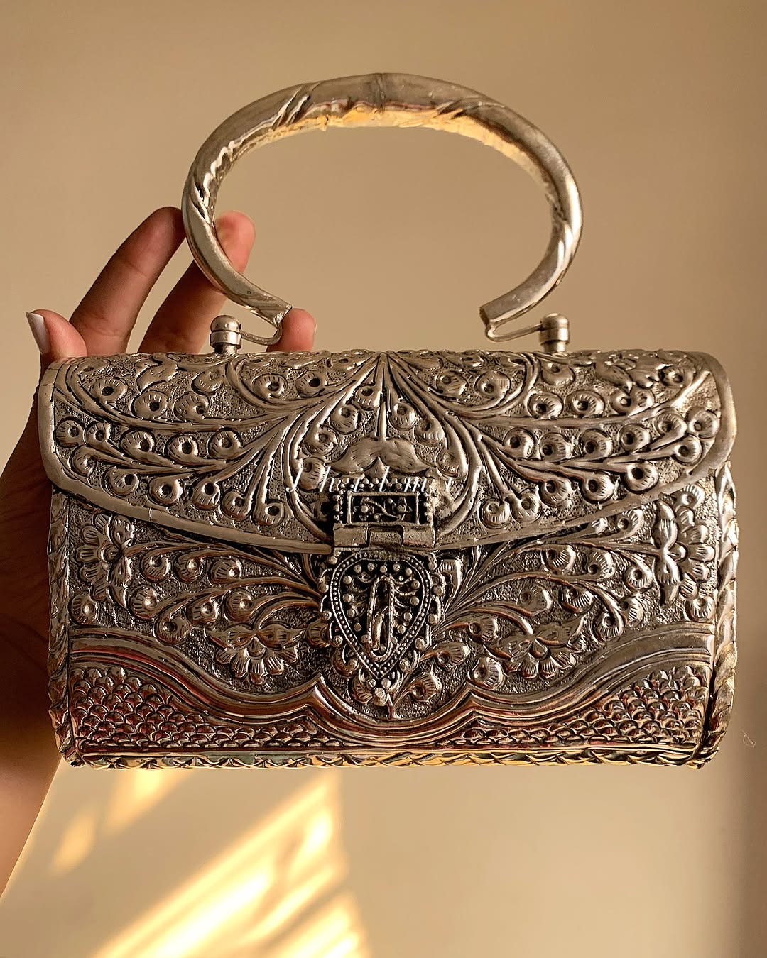 Rajhastani Metal Clutch Design 003