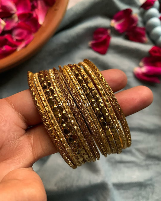 Noori Bangles Set Golden